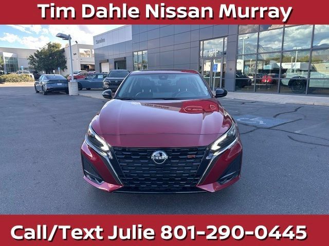Used 2023 Nissan Altima 2.5 SR w/ SR Premium Package AWD/4WD image 4
