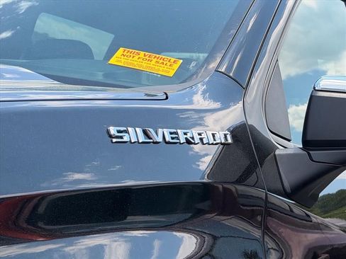 Used 2022 Chevrolet Silverado 1500 LT AWD/4WD image 5