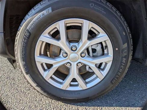 Certified 2022 Jeep Grand Cherokee L Limited image 9