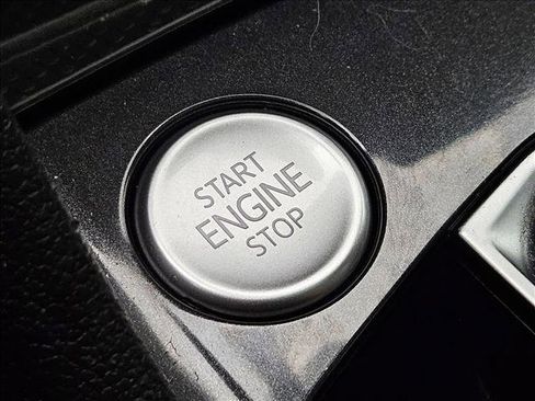 Used 2023 Volkswagen Tiguan SE R-Line FWD image 16