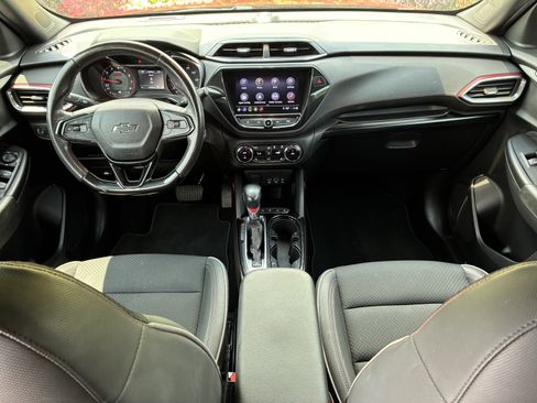 Used 2021 Chevrolet TrailBlazer RS w/ Convenience Package FWD image 17