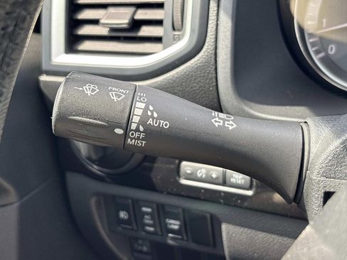 Used 2019 Nissan Titan SV w/ SV Convenience Package RWD image 29