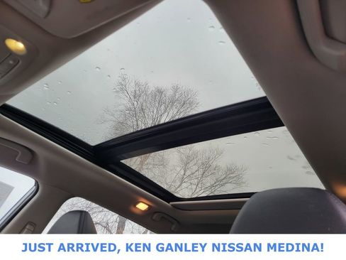 Used 2016 Nissan Rogue SL w/ SL Premium Package image 13