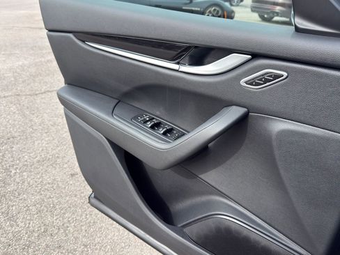 Certified 2023 Maserati Levante GT AWD/4WD image 18
