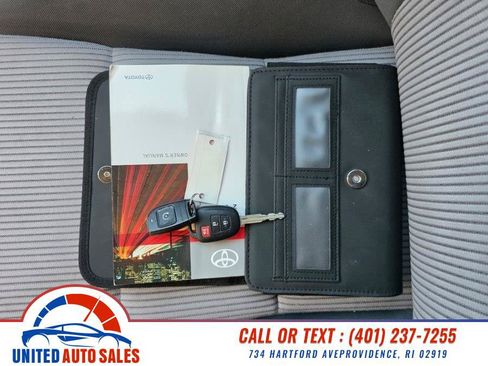 Used 2014 Toyota RAV4 LE AWD/4WD image 21