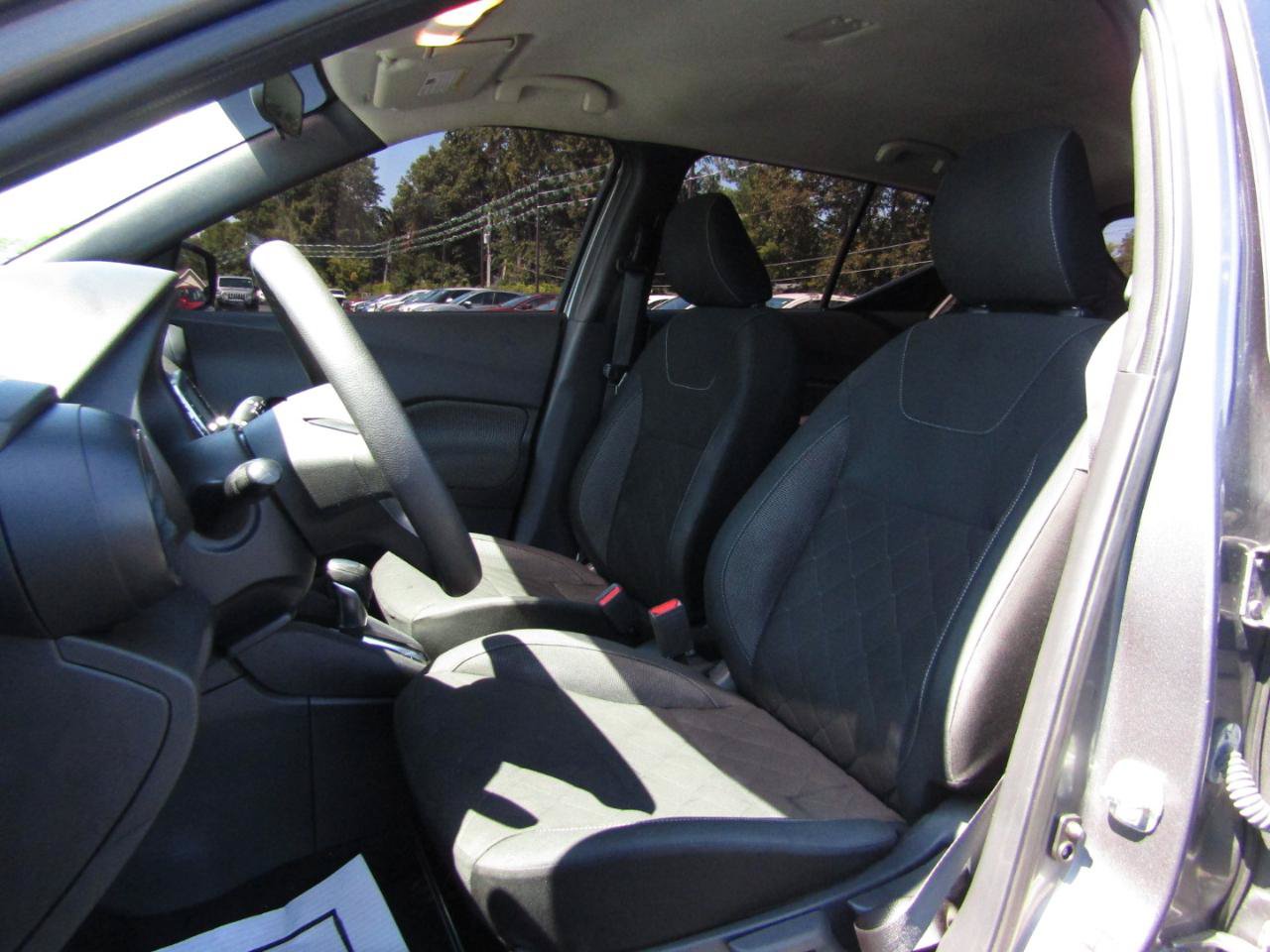 Used 2020 Nissan Kicks S FWD image 12