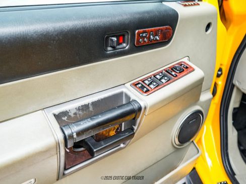 Used 2003 HUMMER H2 w/ Preferred Equipment Group image 57