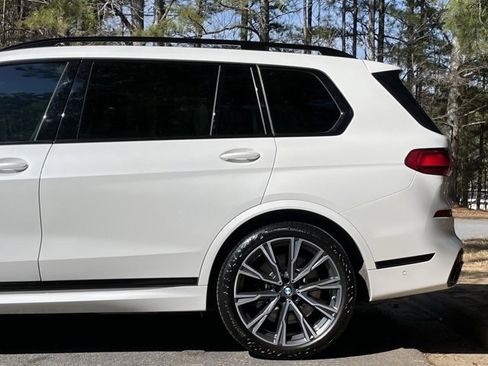 Used 2022 BMW X7 M50i image 5