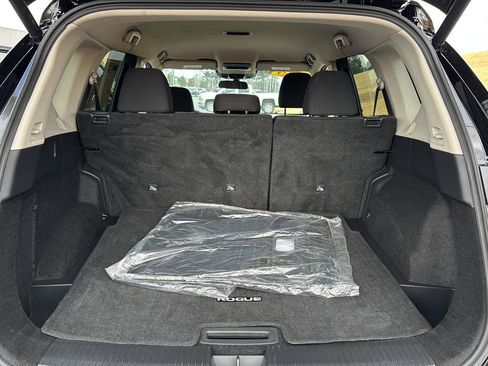 Used 2025 Nissan Rogue SV image 27