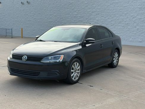 Used 2012 Volkswagen Jetta SE FWD image 3