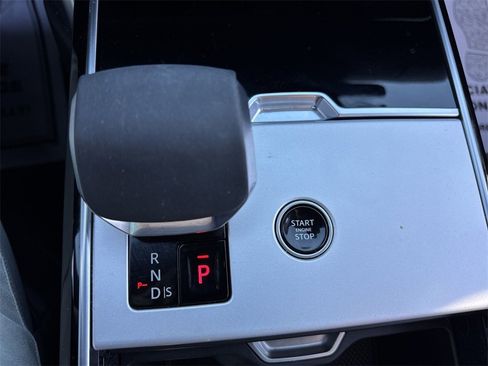 Used 2025 Land Rover Range Rover Long Wheelbase Autobiography image 20