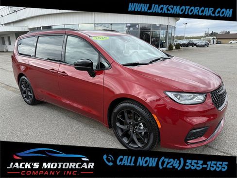 Used 2026 Chrysler Pacifica Limited w/ S Appearance Package image 14