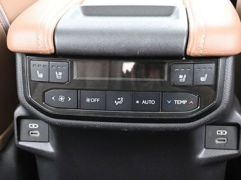 Certified 2024 Toyota Grand Highlander AWD image 35