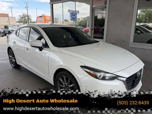 Used 2018 MAZDA MAZDA3 Touring FWD image 1