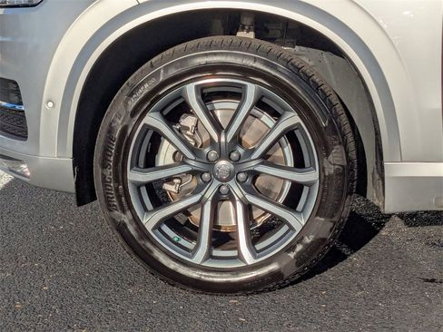 Used 2018 Volvo XC90 T6 Momentum w/ Convenience Package image 19