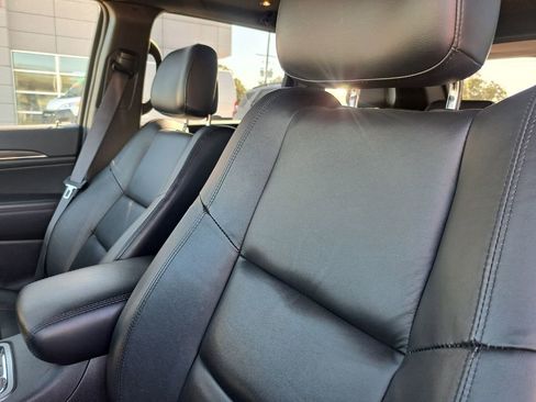 Used 2022 Jeep Grand Cherokee Limited image 21