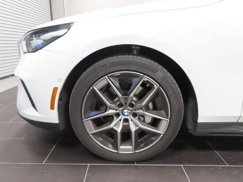Used 2026 BMW 530i RWD image 13