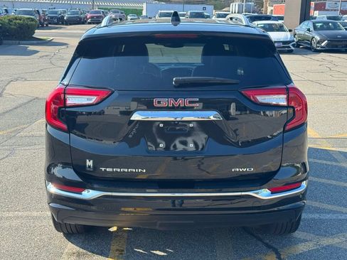 Used 2022 GMC Terrain Denali w/ Denali Premium Package AWD/4WD image 5