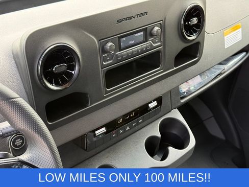 Used 2025 Mercedes-Benz Sprinter 2500 image 20