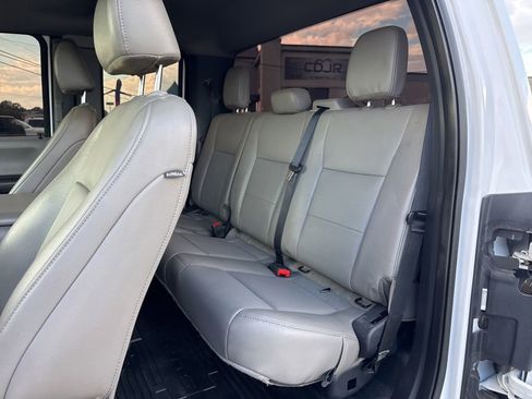 Used 2022 Ford F250 XL w/ Power Equipment Group image 28