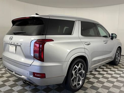 Used 2022 Hyundai Palisade Calligraphy image 3