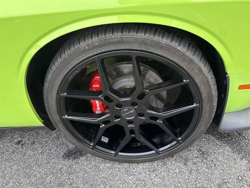 Used 2015 Dodge Challenger R/T Scat Pack image 13