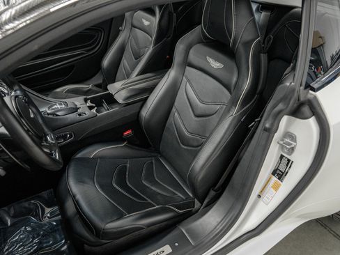Used 2019 Aston Martin DBS Superleggera RWD image 22