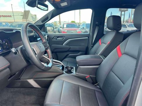 Used 2025 Chevrolet Colorado Z71 w/ Technology Package image 18