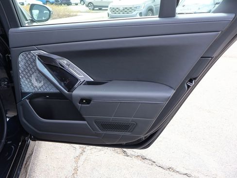 New 2026 BMW 760i xDrive w/ Executive Package image 13