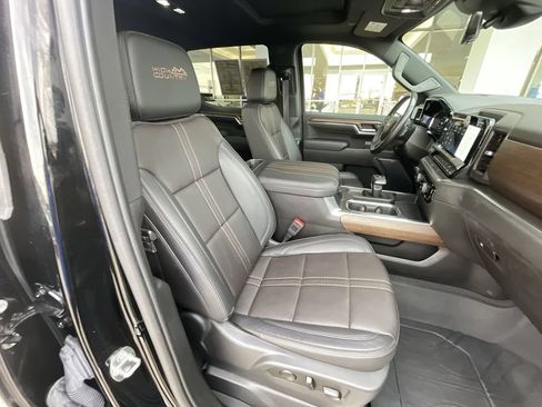 Certified 2023 Chevrolet Silverado 1500 High Country w/ High Country Premium Package AWD/4WD image 28