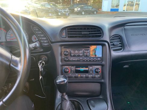 Used 1999 Chevrolet Corvette Coupe w/ Roof Pkg image 23