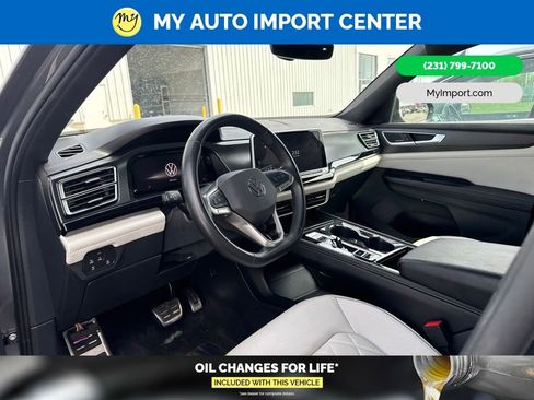 Used 2025 Volkswagen Atlas Cross Sport SEL Premium R-Line AWD/4WD image 8