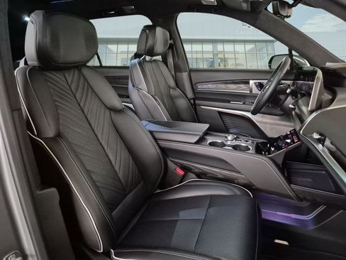 Certified 2026 Cadillac Vistiq Premium Luxury w/ LPO, Floor Liner Package AWD/4WD image 26