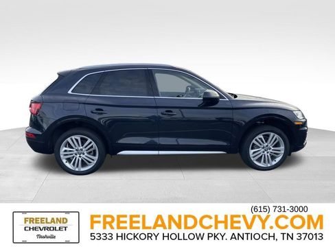 Used 2020 Audi Q5 2.0T Premium Plus w/ Premium Plus Package image 2