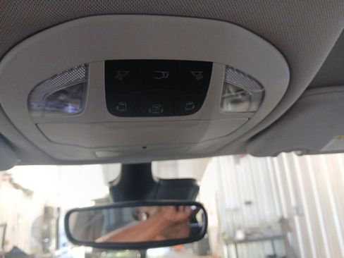 Used 2024 Chrysler Pacifica Touring-L FWD image 17