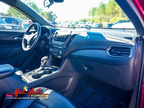 Used 2022 Chevrolet Equinox RS w/ RS Leather Package image 12