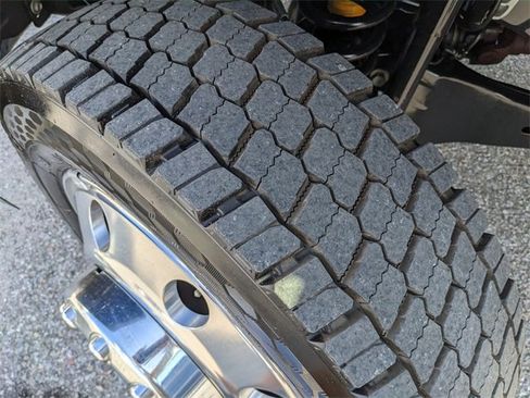 Used 2022 Ford F450 Platinum w/ FX4 Off-Road Package image 35