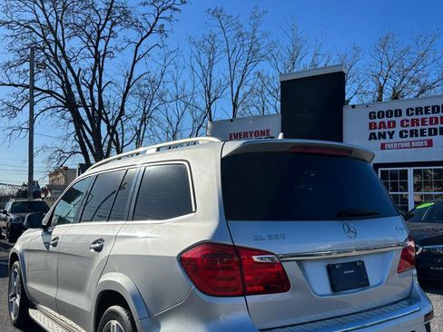 Used 2016 Mercedes-Benz GL 550 4MATIC image 2