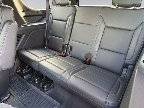 Used 2021 GMC Yukon Denali w/ Denali Premium Package image 12