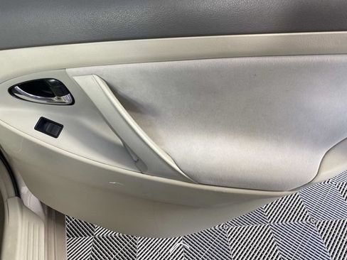 Used 2009 Toyota Camry LE FWD image 21