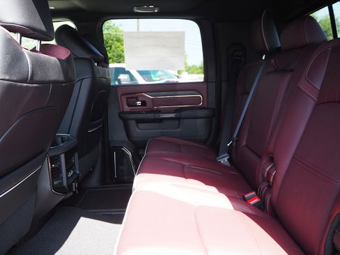 New 2025 RAM 2500 Limited image 13