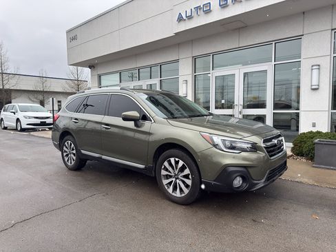 Used 2019 Subaru Outback 3.6R Touring w/ Popular Package #3A image 1
