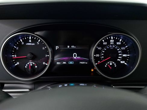 Used 2023 Kia Carnival LX FWD image 35