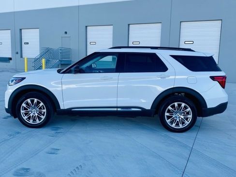 New 2025 Ford Explorer Active w/ Active Comfort Package image 8
