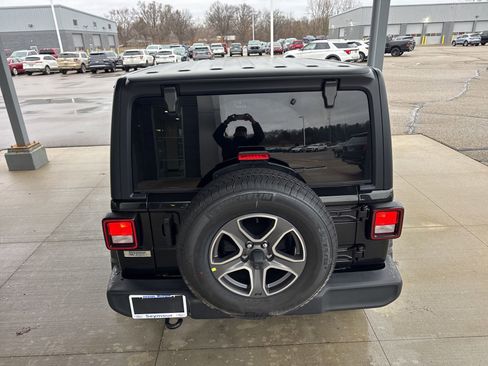 Used 2022 Jeep Wrangler Unlimited Sport image 6