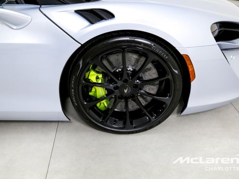 Used 2025 McLaren Artura Spider image 26