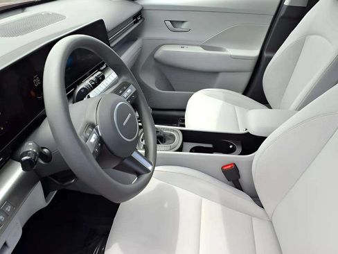 Used 2026 Hyundai Kona SE FWD image 14