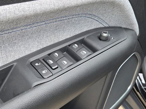 New 2026 Jeep Compass Latitude image 21