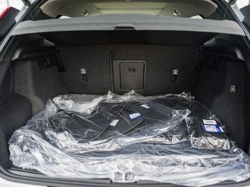 New 2026 Volvo XC40 B5 Ultra w/ Protection Package Premier image 11