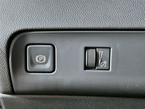 Used 2023 Buick Enclave Essence w/ Experience Buick Package AWD/4WD image 17